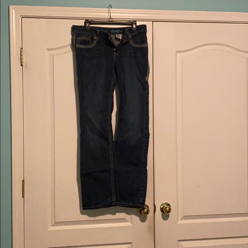 Straight-legged jeans